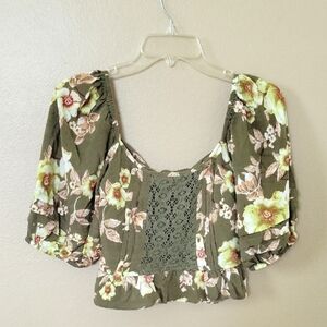 Band of the Free Womens Green Crochet Floral Print Cropped Blouse - Size Small